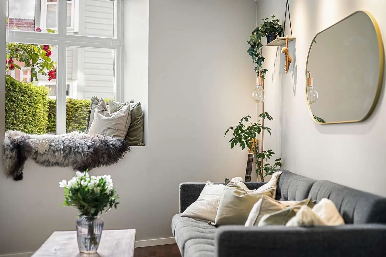 Home Window Tinting: Heat Control & Privacy